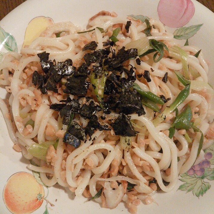 納豆とネギの焼きうどん